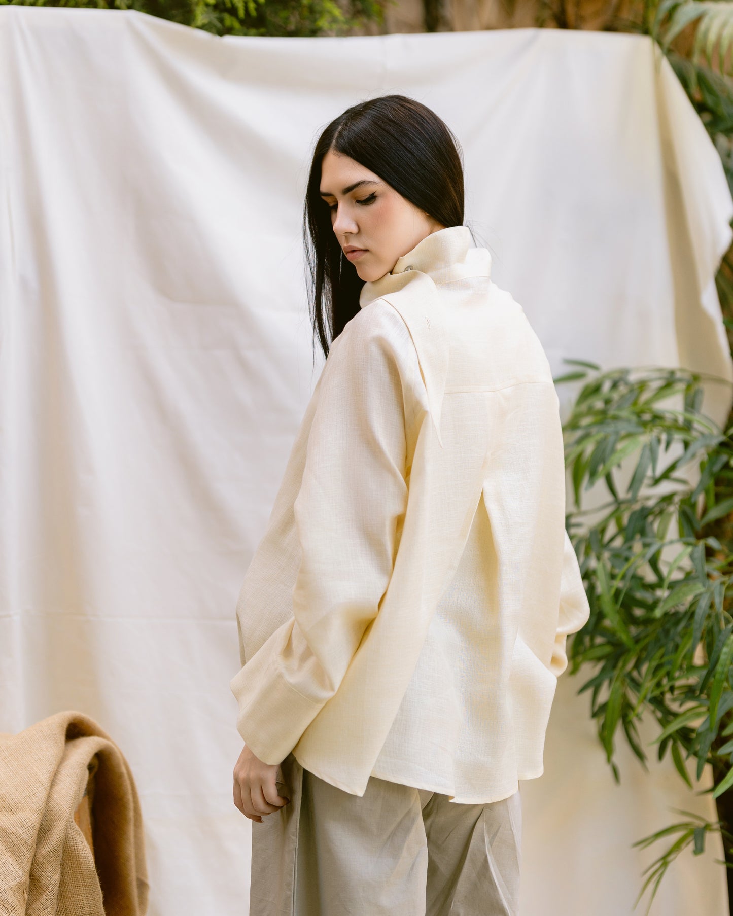 LINEN BLOUSE